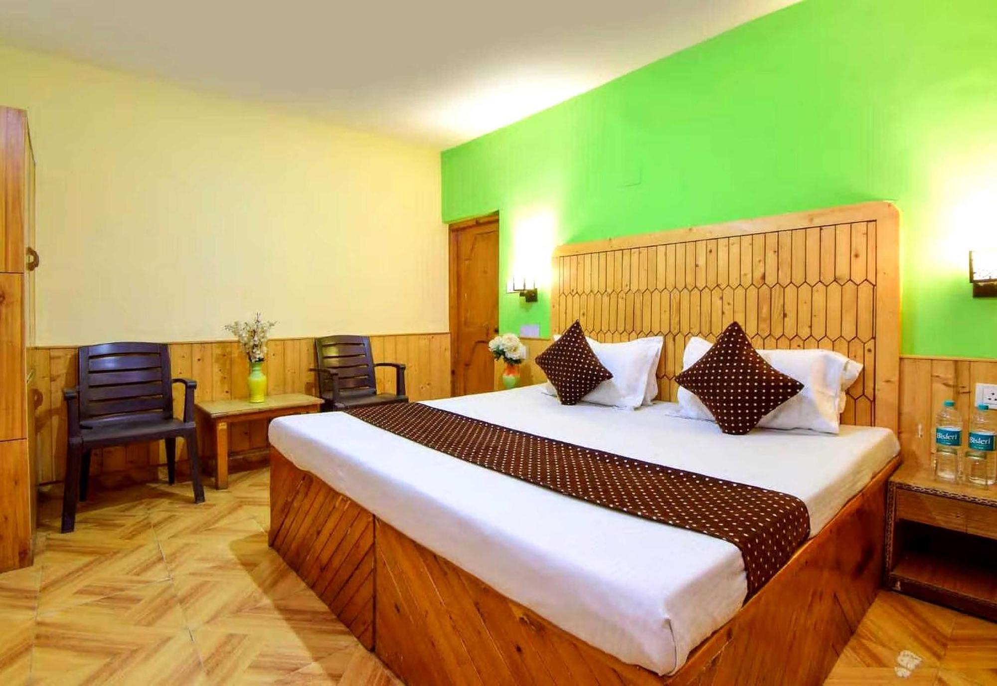 Oyo Flagship 82405 Cochin Villa Manāli Kültér fotó