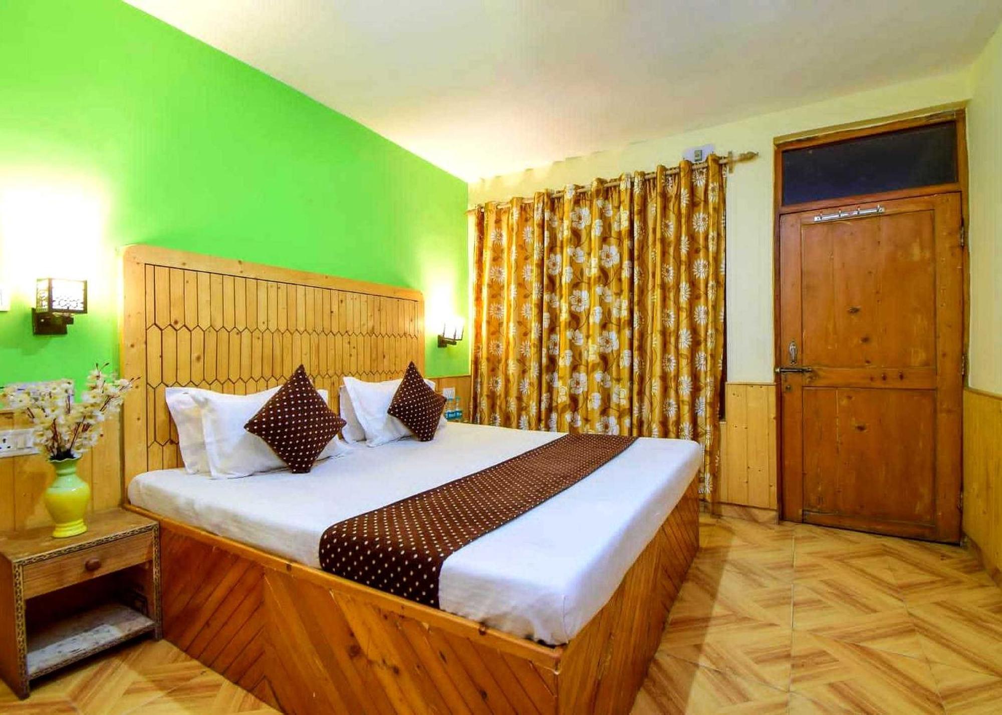 Oyo Flagship 82405 Cochin Villa Manāli Kültér fotó
